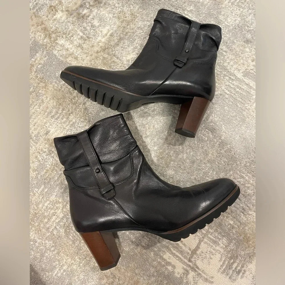 Amalfi by Rangoni Women's Vintage Italian High Heel Black Boots, Soft Leather 11